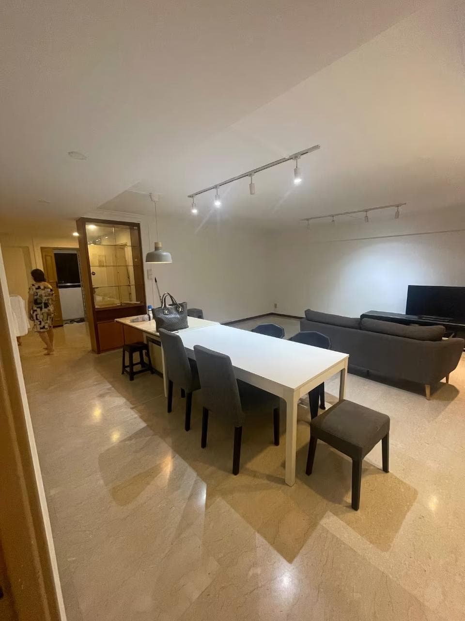 HDB ROOM in D19 Hougang