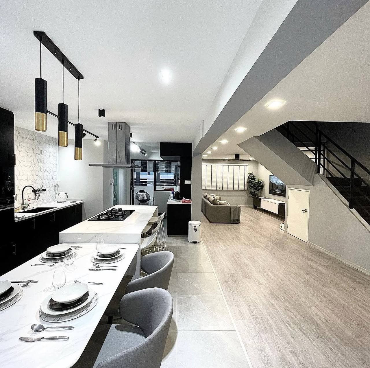HDB ROOM in D14 Geylang